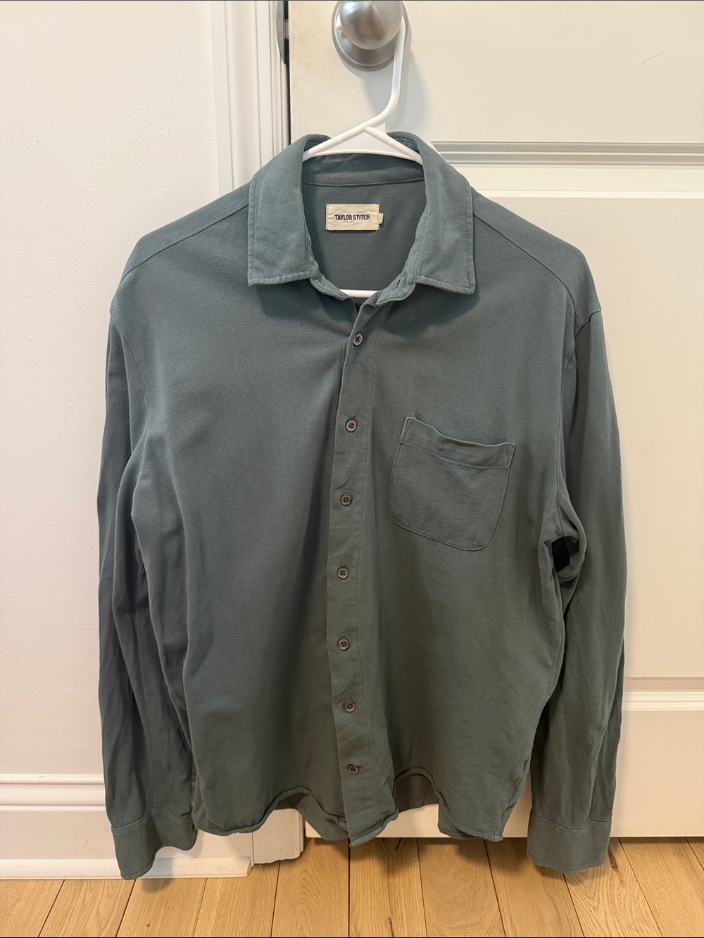 Taylor Stitch Button Up Men’s Dress Shirt Size 40 - Measurements In Photos